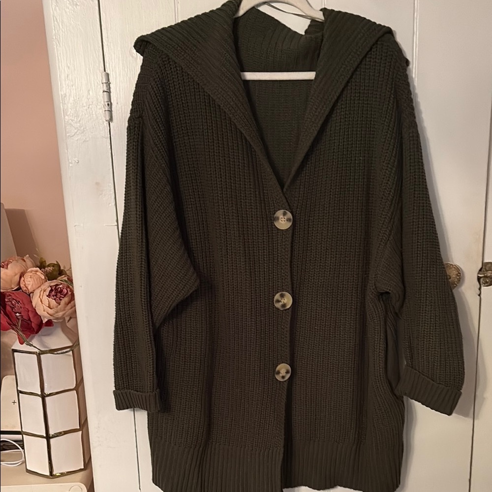 Illusory Women’s Cozy Olive Green Button-Up Cardigan Sweater EUC L
